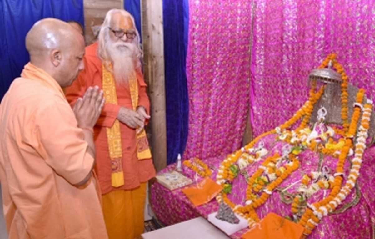 यूपी में लोकसभा चुनाव में धर्म, राजनीति का मिला-जुला असर लोगों के सिर चढ़कर बोलेगा